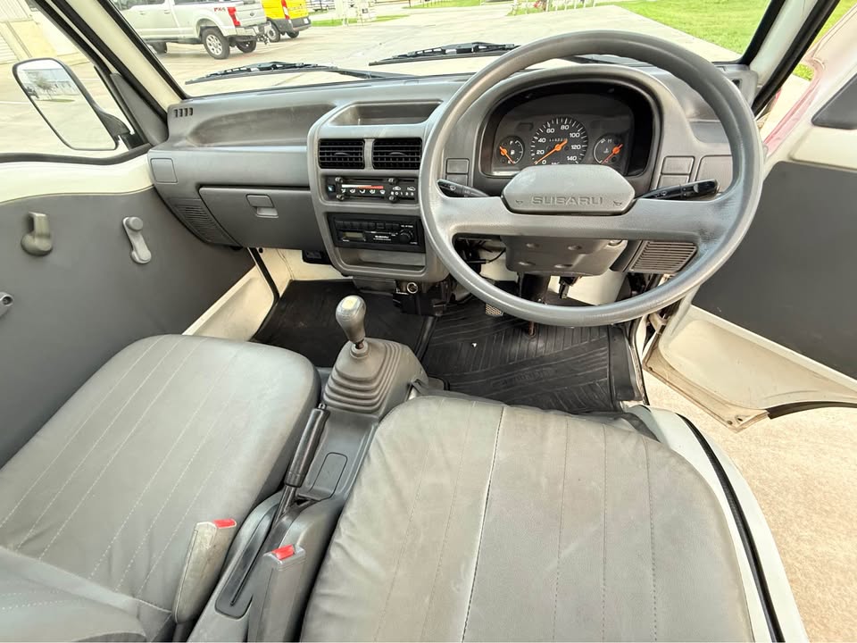 Subaru sambar 4x4 kei truck 5-speed - Image 2